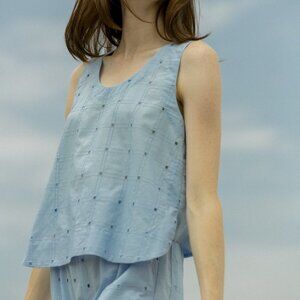 NWOT Carleen Scallop Tank Blue Window Eyelet 100% cotton